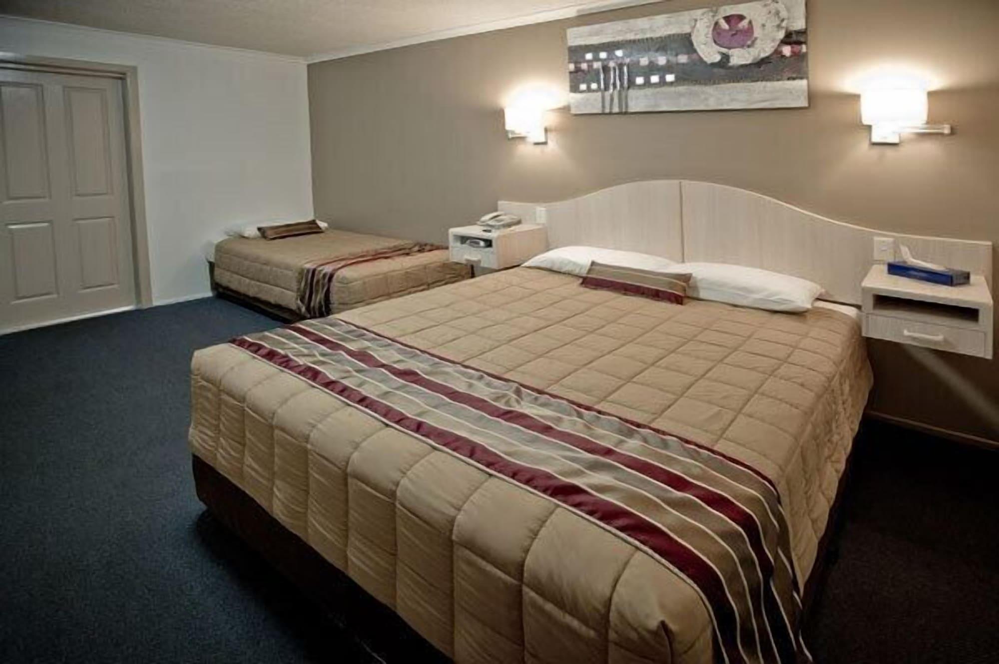 Centrepoint Motor Inn ロックハンプトン エクステリア 写真