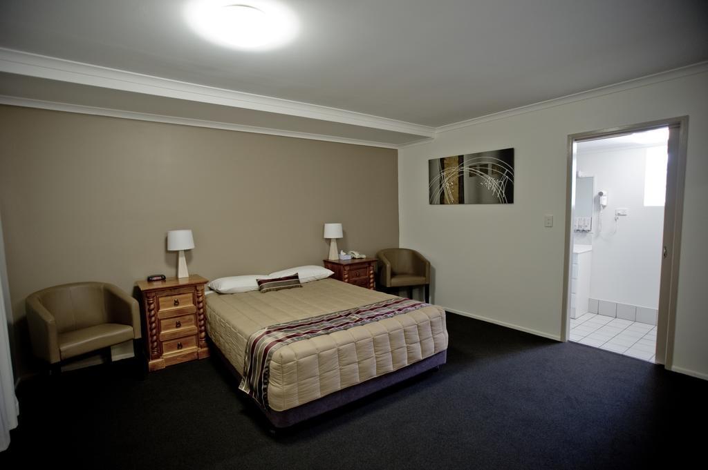 Centrepoint Motor Inn ロックハンプトン エクステリア 写真