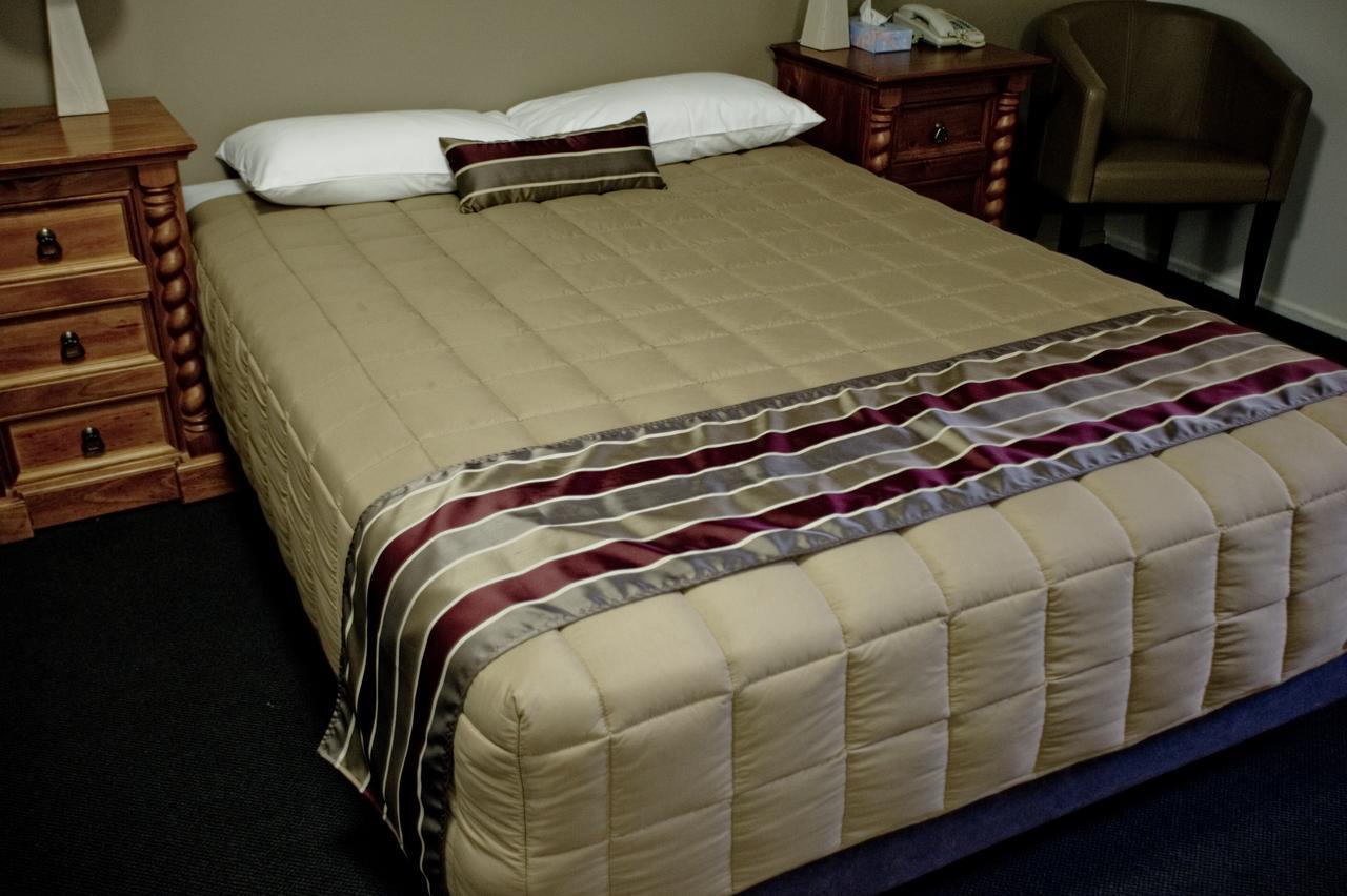 Centrepoint Motor Inn ロックハンプトン エクステリア 写真