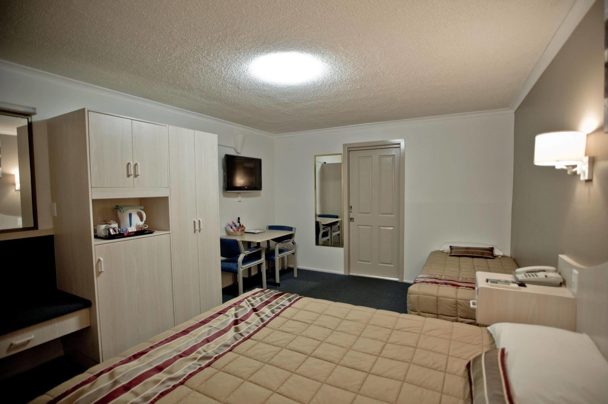 Centrepoint Motor Inn ロックハンプトン エクステリア 写真