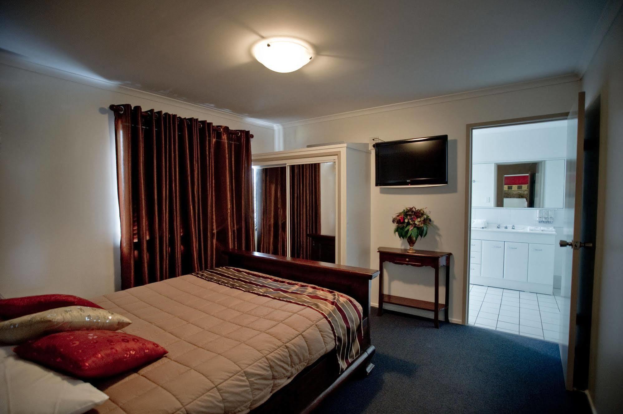 Centrepoint Motor Inn ロックハンプトン エクステリア 写真