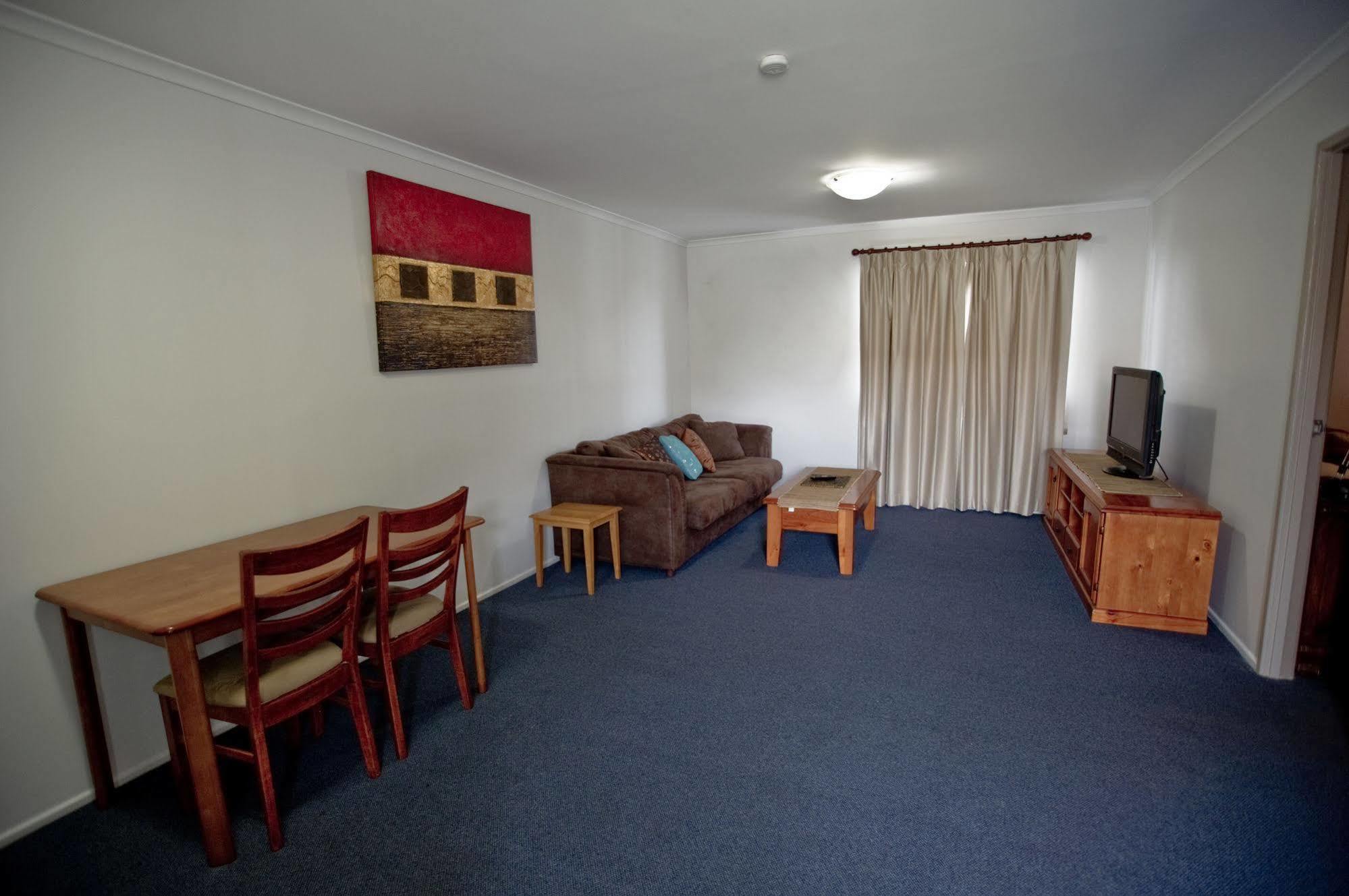 Centrepoint Motor Inn ロックハンプトン エクステリア 写真